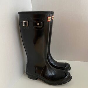 Girls glossy black Hunter boots size 5 (EU 36)